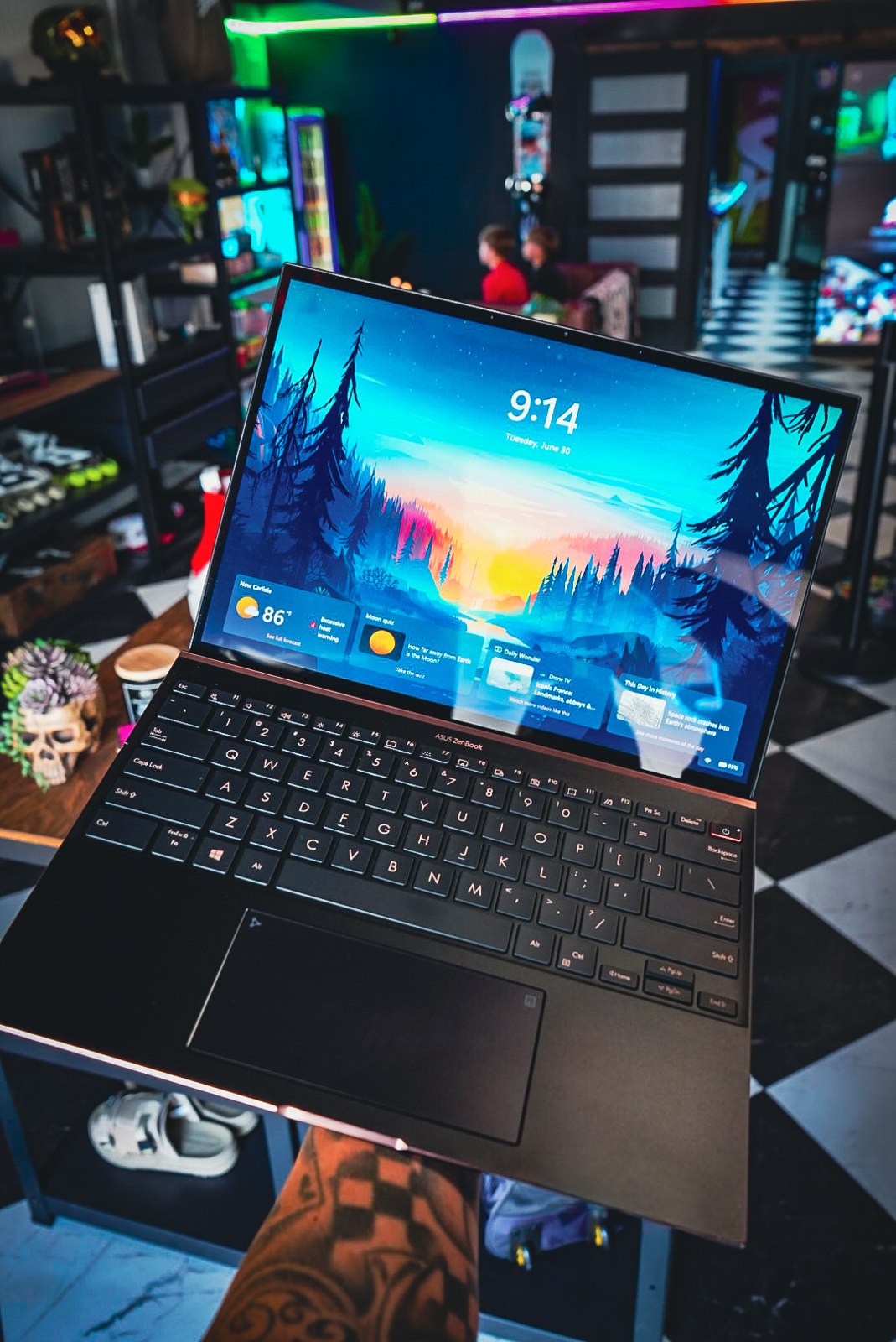 Laptops & computers